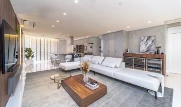 Apartamento Finamente Mobiliado Equipado e Decorado em Balneário Camboriú/SC