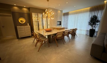 Apartamento Mobiliado e Decorado com localização Privilegiada em Balneário Camboriú/SC