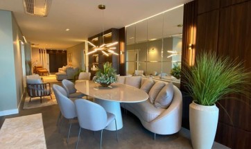 Apartamento Mobiliado com Terraço Frente Mar em Balneário Camboriú/SC