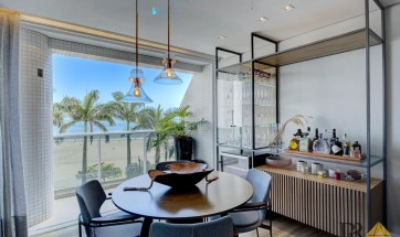 Apartamento mobiliado, alto padrão, vista mar, frente mar na Barra Sul em Balneário Camboriú/SC